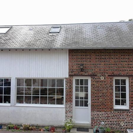 Gite Au Coeur D'Une Residence D'Artiste Saint-Aubin-de-Bonneval Exterior photo