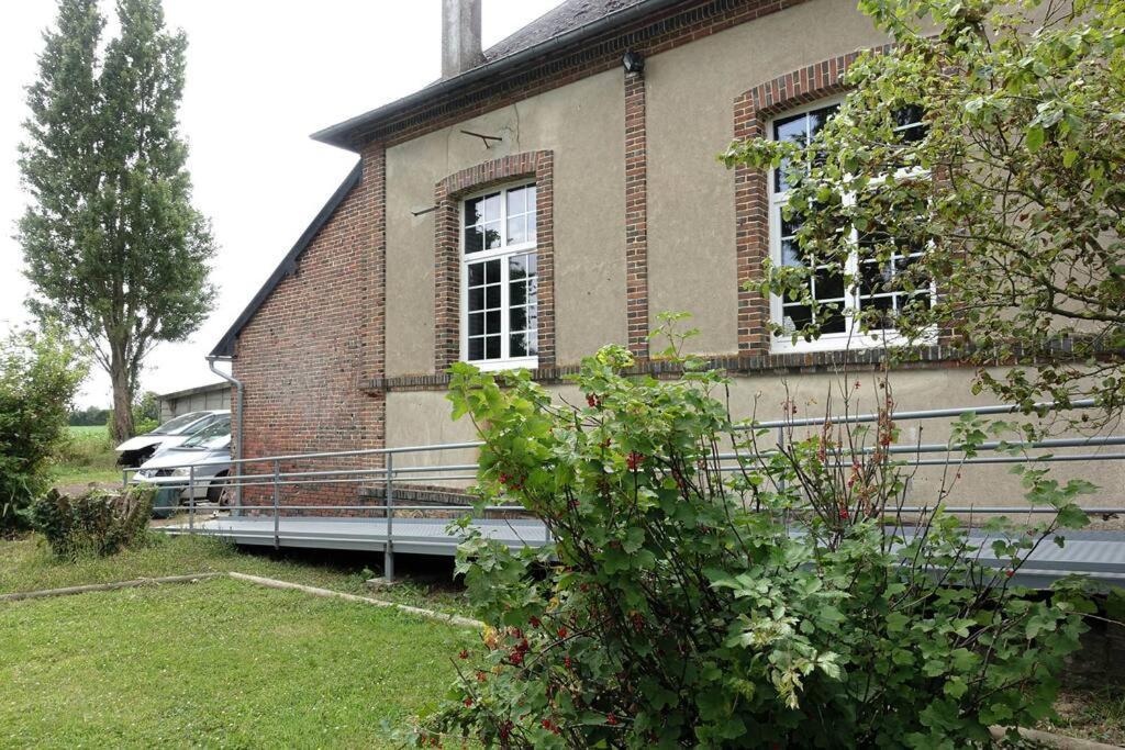 Gite Au Coeur D'Une Residence D'Artiste Saint-Aubin-de-Bonneval Exterior photo